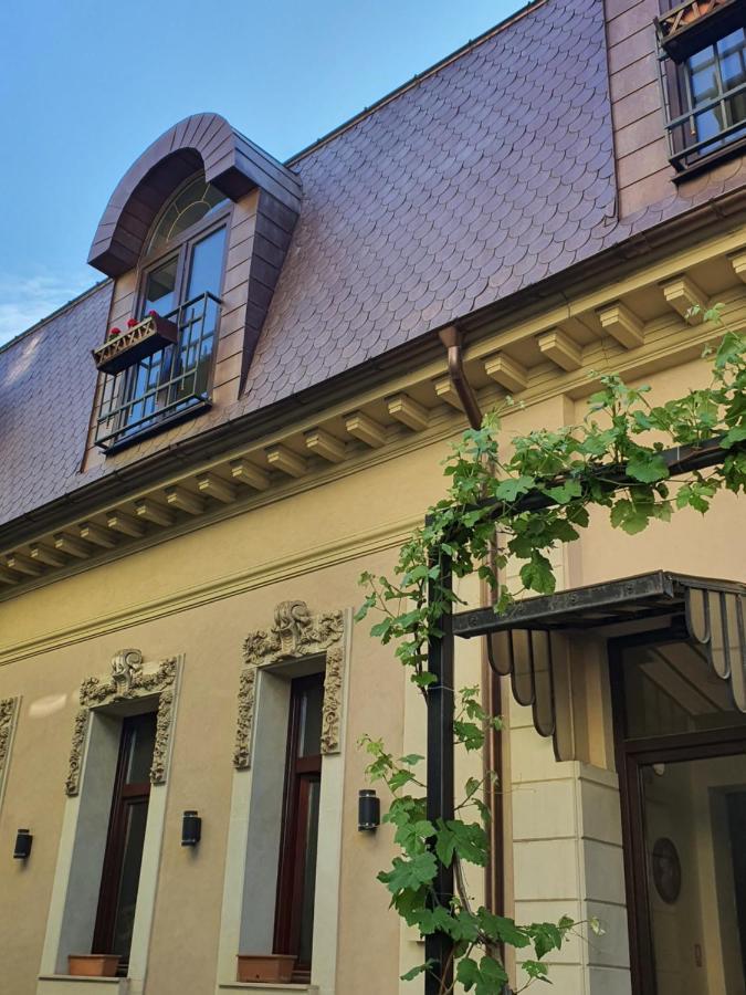 Vila Sia Bukarest Exteriör bild