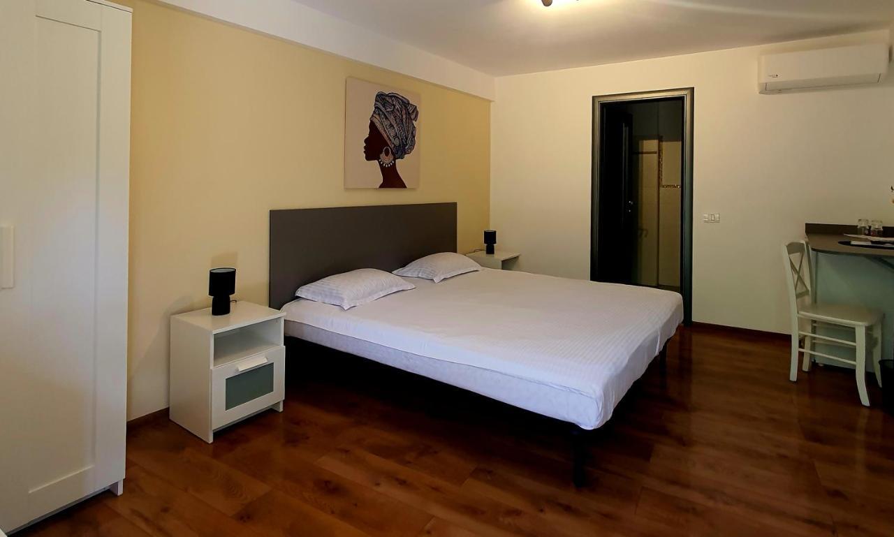 Vila Sia Bukarest Exteriör bild