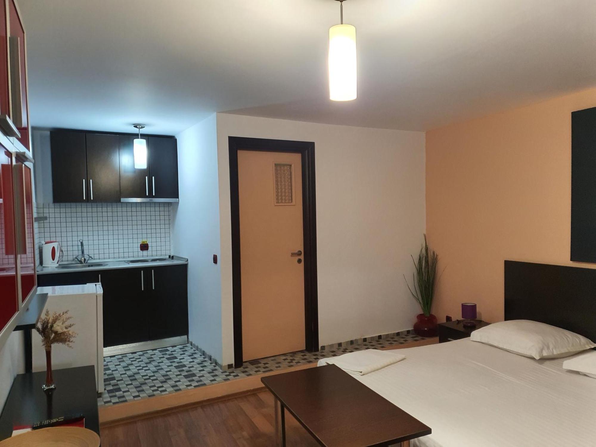 Vila Sia Bukarest Exteriör bild