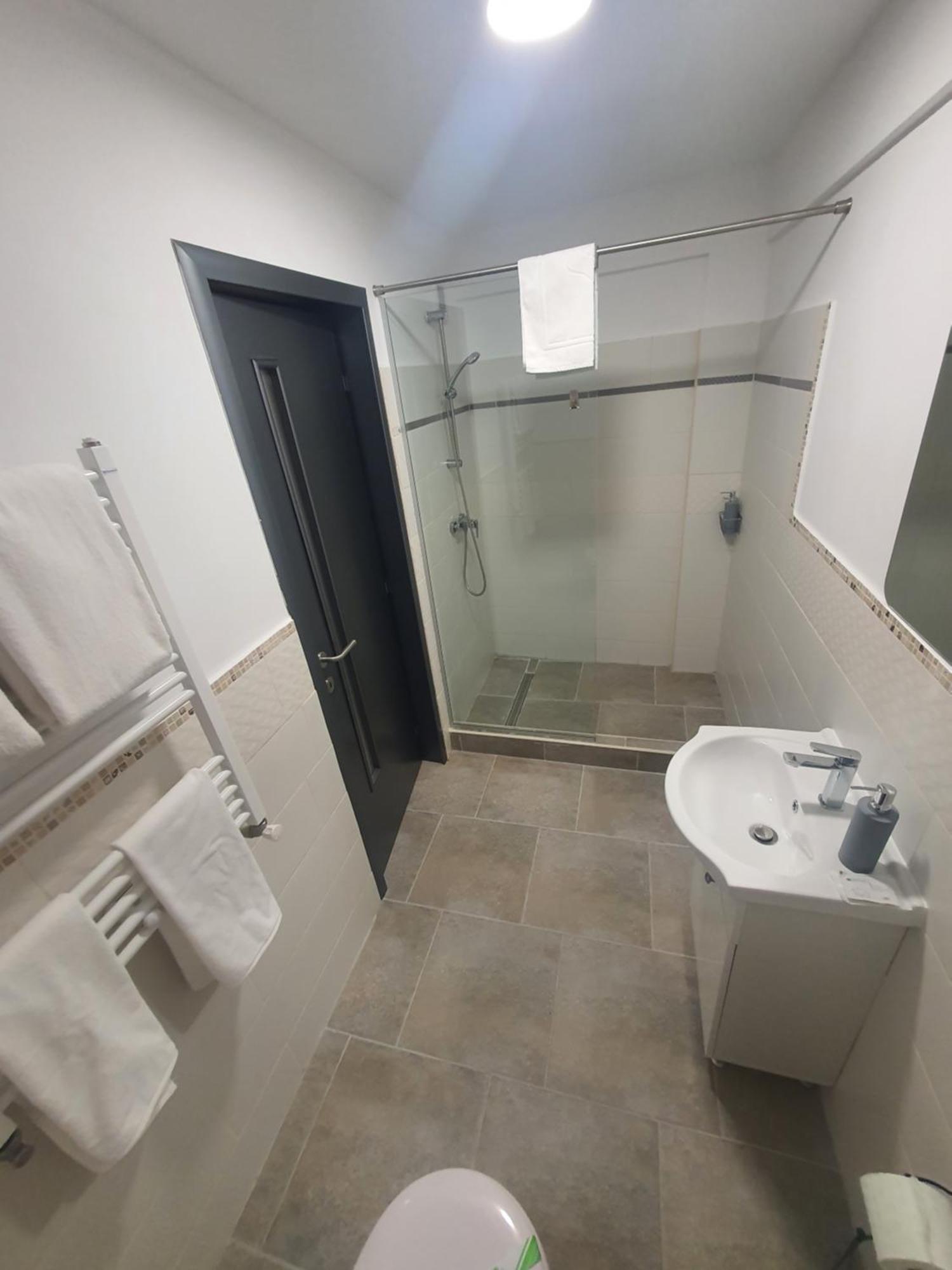 Vila Sia Bukarest Exteriör bild